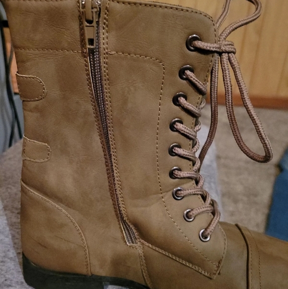 Light brown ankle boots - Picture 2 of 3